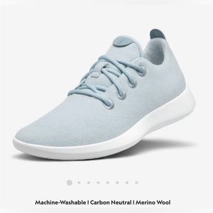 Women’s Allbirds Wool Runners Size:W9 Color: Frost (light blue)